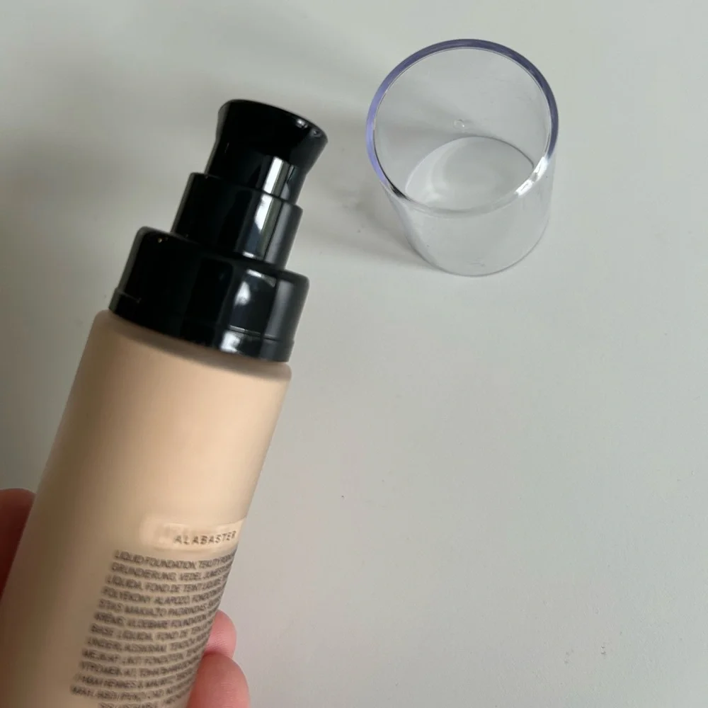 BRAND NEW H&M Foundation and Powder